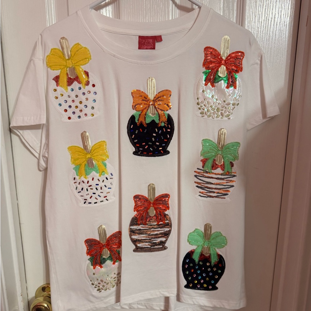 QOS Candy Apple Bow T-Shirt